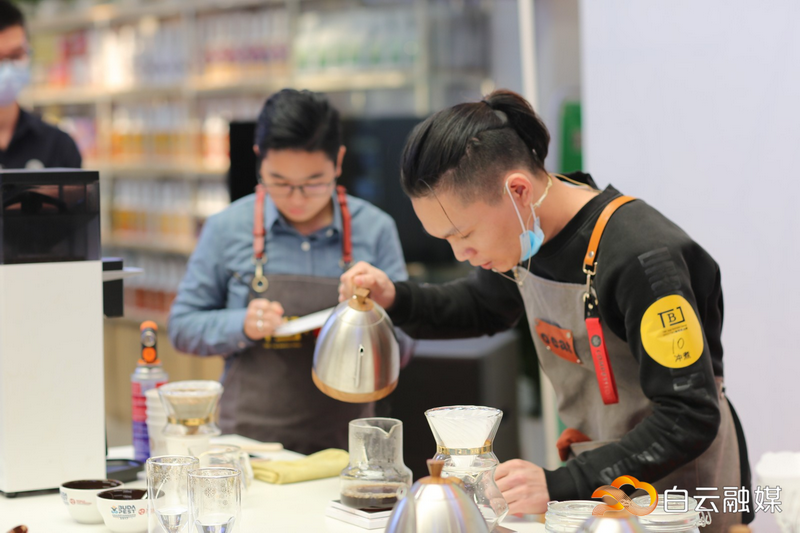 白云融媒:冲煮、拉花、做潮流饮品……全国百名咖啡好手云集白云过招(转载) 白云融媒:冲煮、拉花、做潮流饮品……全国百名咖啡好手云集白云过招(转载)
